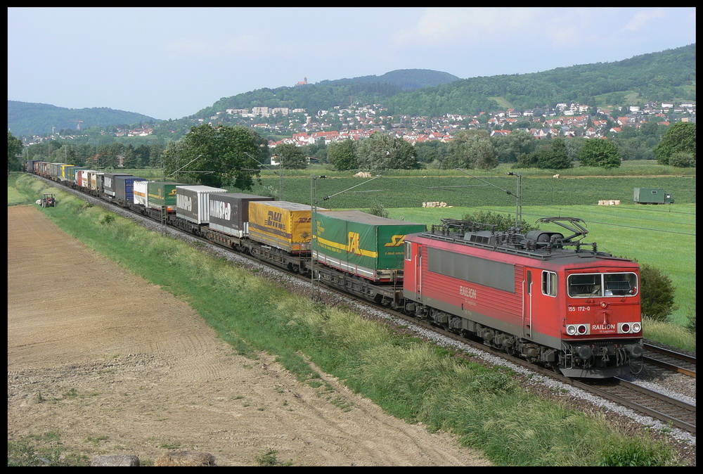Mit TEC 42033 am Haken kommt 155 172 am 25.5.2007 gleich am Einfahrsignal Grosachsen-Heddesheim zum Stehen. Aufgrund eines Bschungsbrandes bei Ladenburg war die Strecke daraufhin 2 Stunden gesperrt.
