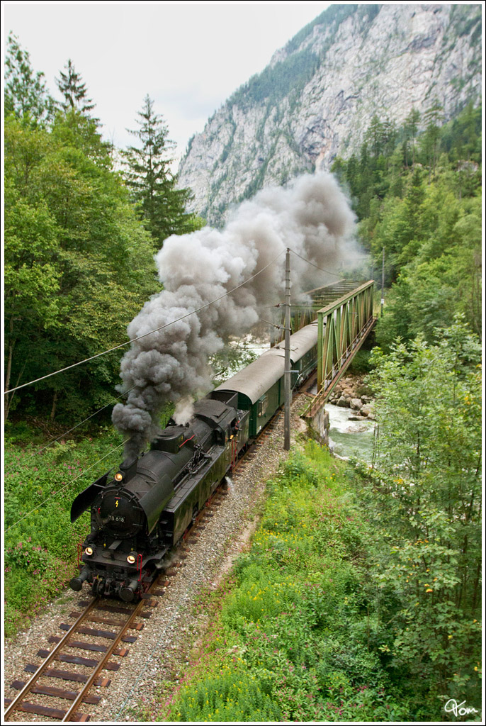 Mit Volldampf ber die Kummerbrcke, fhrt 78.618 mit dem Fotosonderzug 17254, von Hieflau nach Selzthal.   
Gstatterboden 11.8.2012