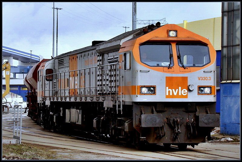 Mit vollen Wagen einmal quer durch den Sdhafen. Stralsund am 15.03.10