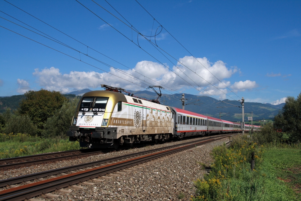 Mitte August gab sich 470.010  Aranycsapat  im Rahmen der neu geschaffenen MAV 470 Planleistung am OIC 531 nach Lienz die Ehre. Knittelfeld 17.08.12