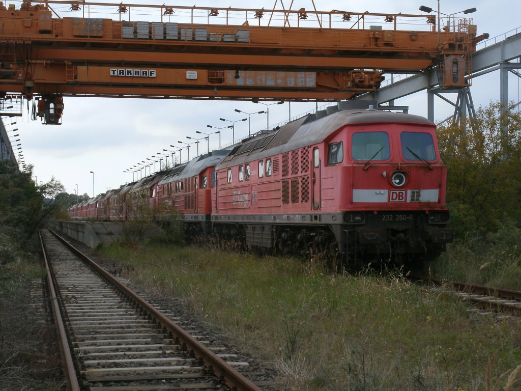 Mittlerweile Deutschlandbekannt ist der Abstellplatz von Mukran.Aufnahme,vom 02.Oktober 2012,mit dreizehn abgestellten Ludmilas.