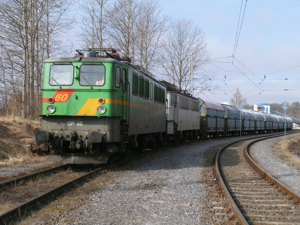 Mittwoch`s ist in Klementelvitz Kreidezugtag als,am 16.Mrz 2011,die beiden DP-60 und 57 im bergabebereich standen.Auch am Montag und Freitag stehen die DP-Loks am Nachmittag in Klementelvitz.