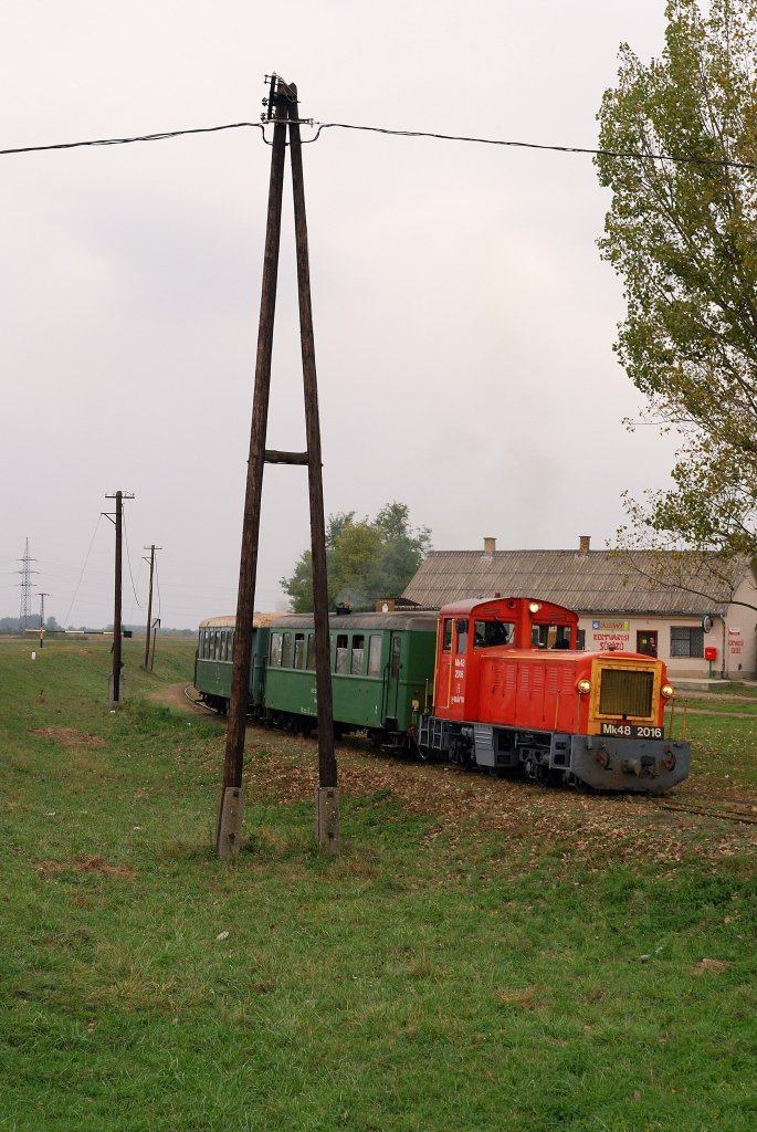 Mk48 2016 mit dem R 31625 in Nagytanya (12.10.2009)