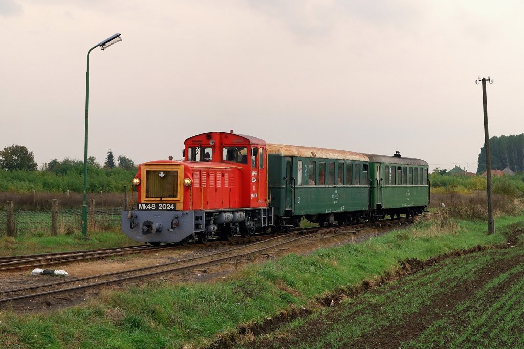 Mk48 2024 mit dem R 31624 vor Kotaj (12.10.2009)