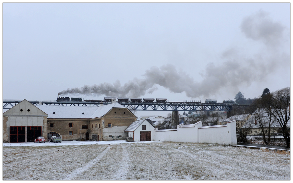 MLV 92.2271 am 10.2.2013 bei der Fahrt von Zwettl nach Zwettl Stadt als NF 95401.

http://www.lokalbahnverein.at/deutsch/index.php