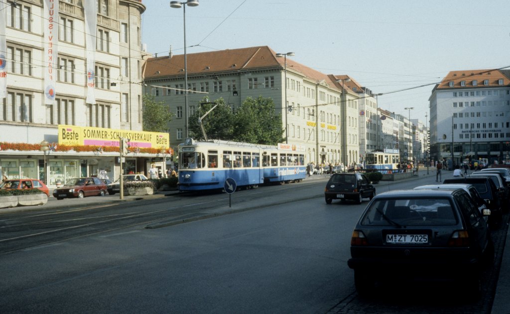 Mnchen MVV Tram 20 (M5.65 2655) Bahnhofplatz im Juli 1992.