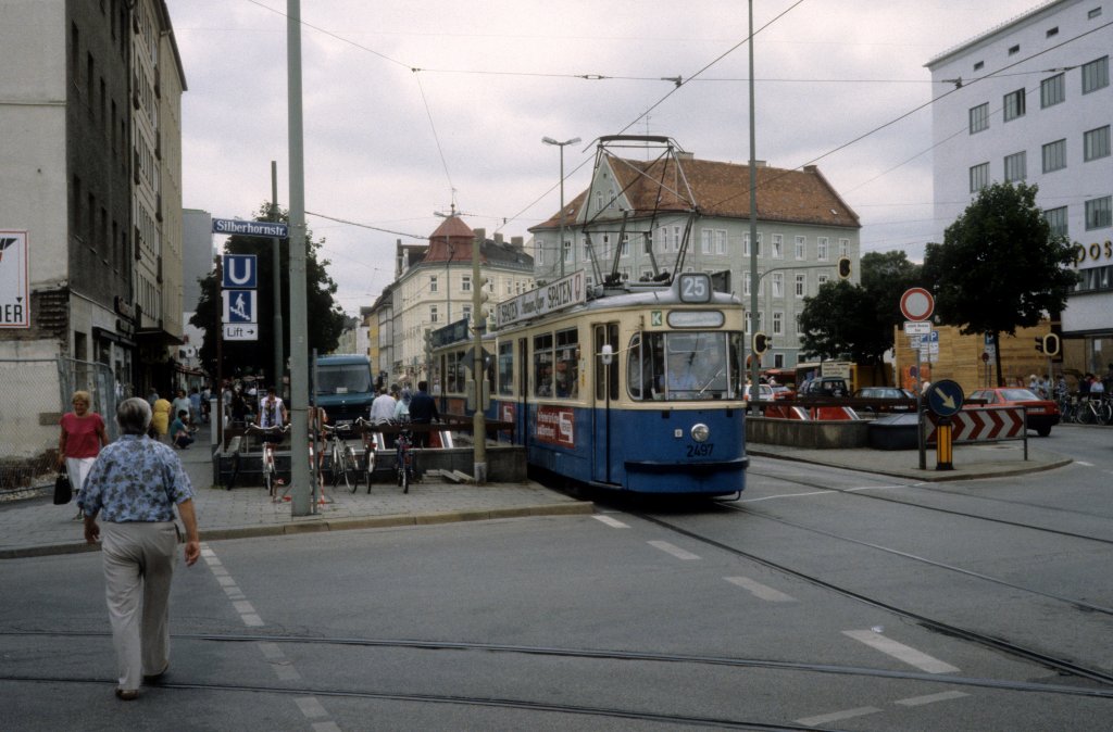 Mnchen MVV Tram 25 (M4.65 2497) Tegernseer Landstrasse / Silberhornstrasse im Juli 1992.