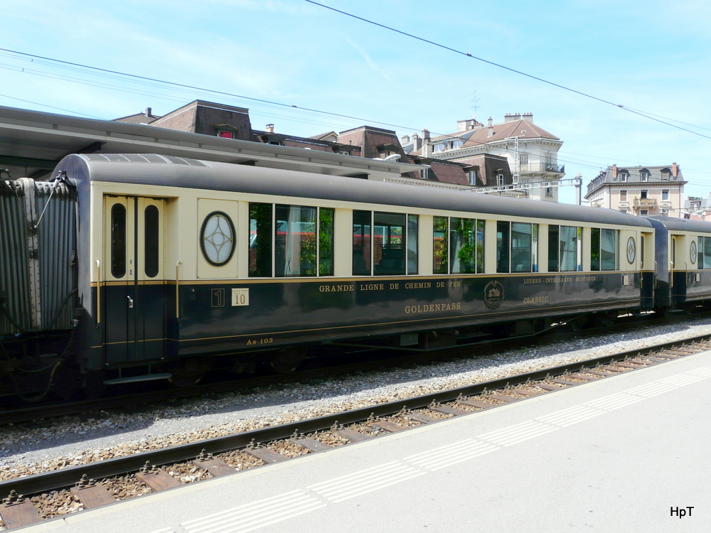 MOB / Goldenpass - Personenwagen  1 Kl. As 103 in Montreux am 11.05.2012