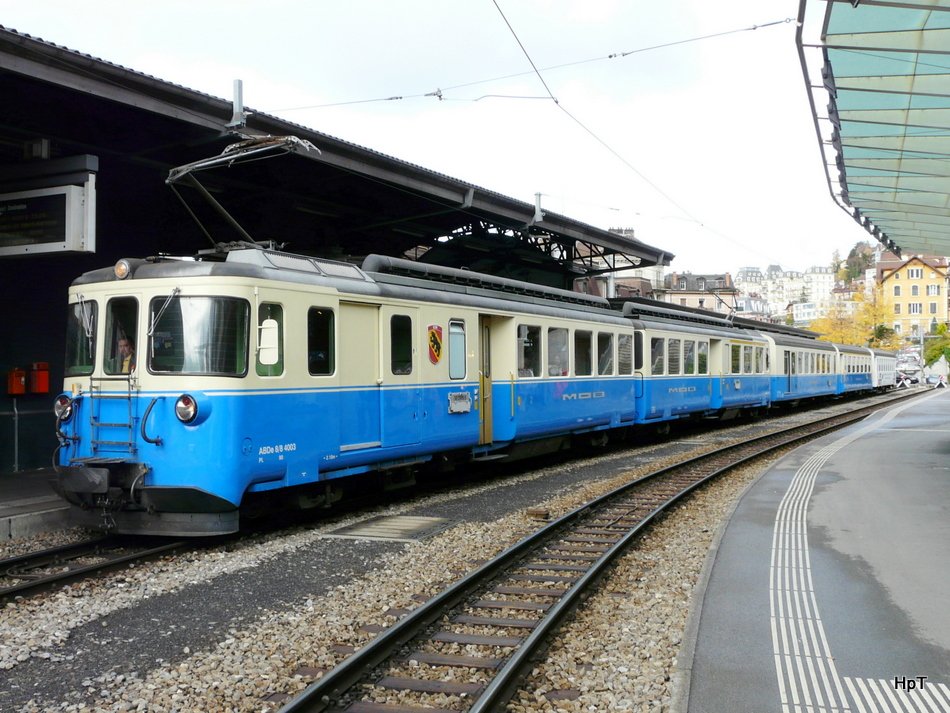 MOB - ABDe 8/8 4003 vor Regio im Bahnhof Montreux am 08.11.2009