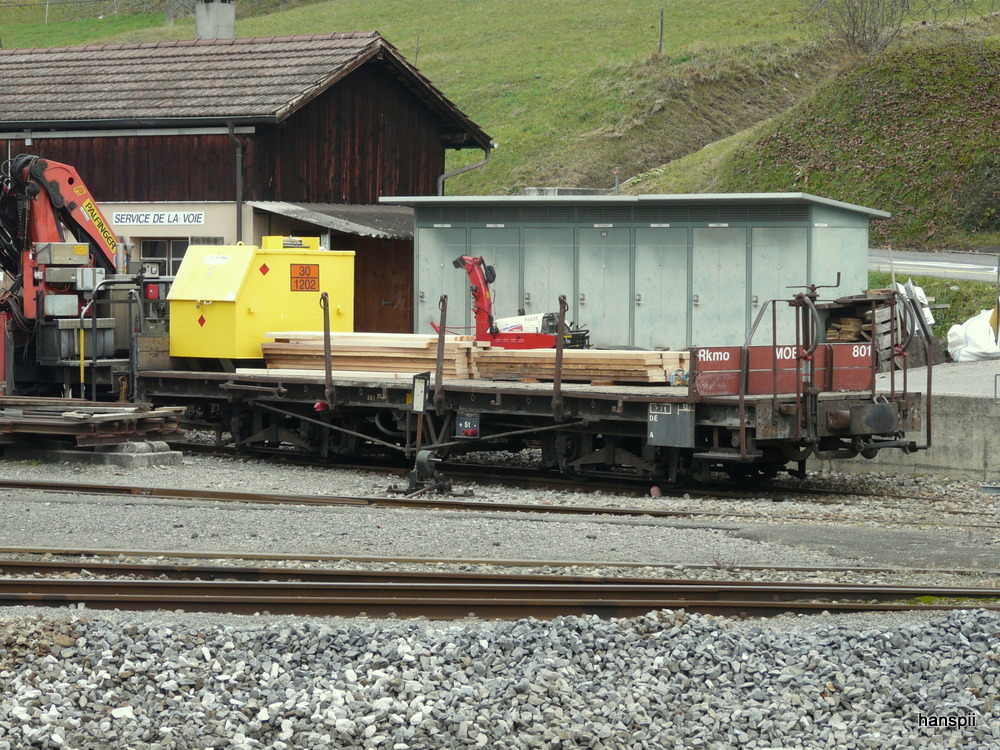 MOB Goldenpass - Gterwagen Rkmo 801 abgestellt in Chernex am 24.11.2012