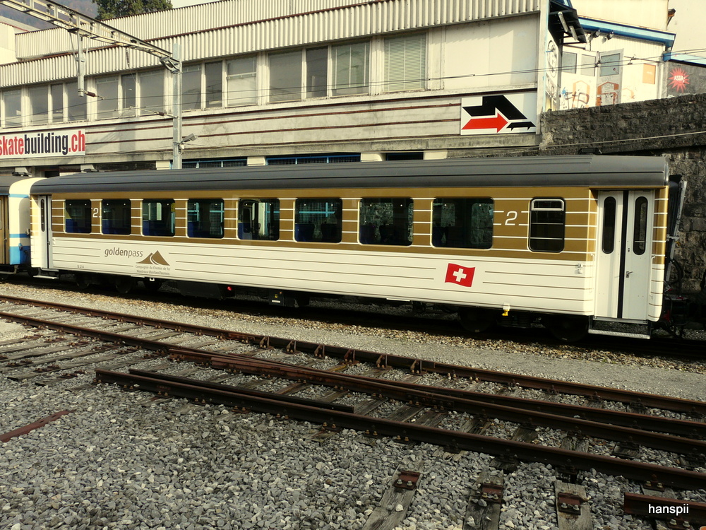 MOB Goldenpass - Personenwagen 2 Kl.  B 214 abgestellt in Montreux am 24.11.2012