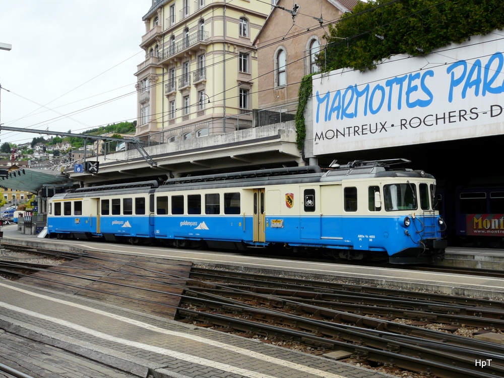 MOB Goldenpass - Triebwagen ABDe 8/8 4003 im Bahnhof Montreux am 18.05.2013