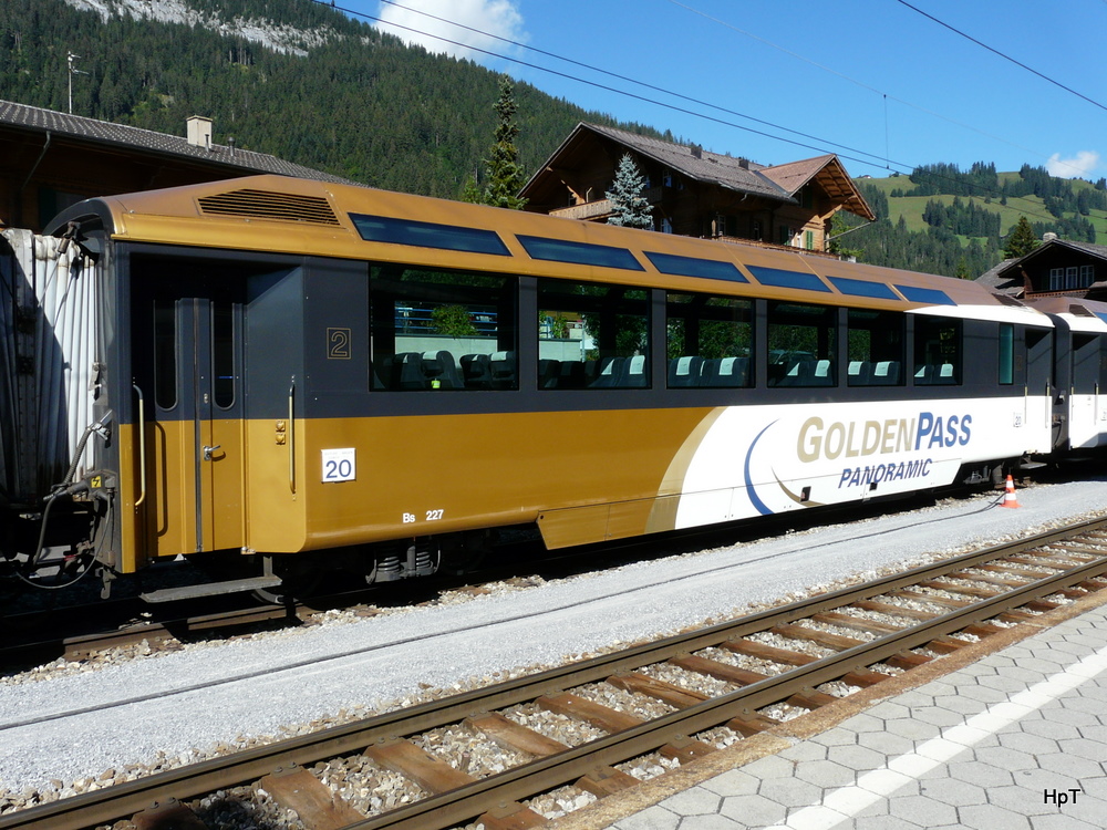 MOB - Personenwagen 2 Kl. Bs 227 in Zweisimmen am 05.09.2010