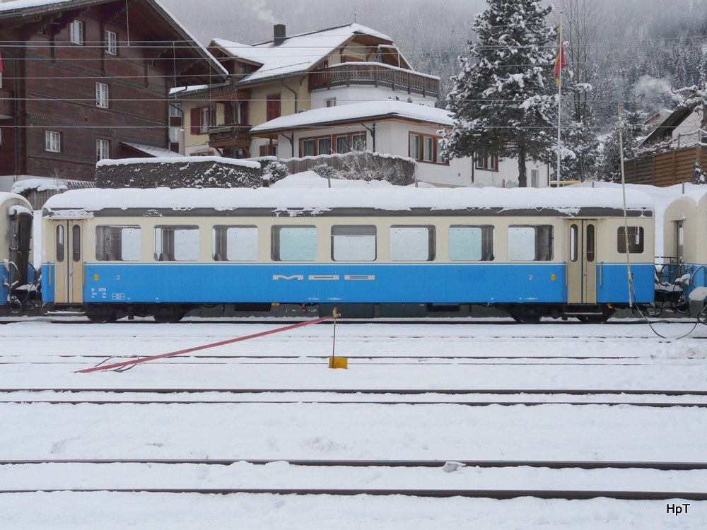 MOB - Personenwagen 2 Kl. B 209 abgestellt in Zweisimmen am 04.12.2010