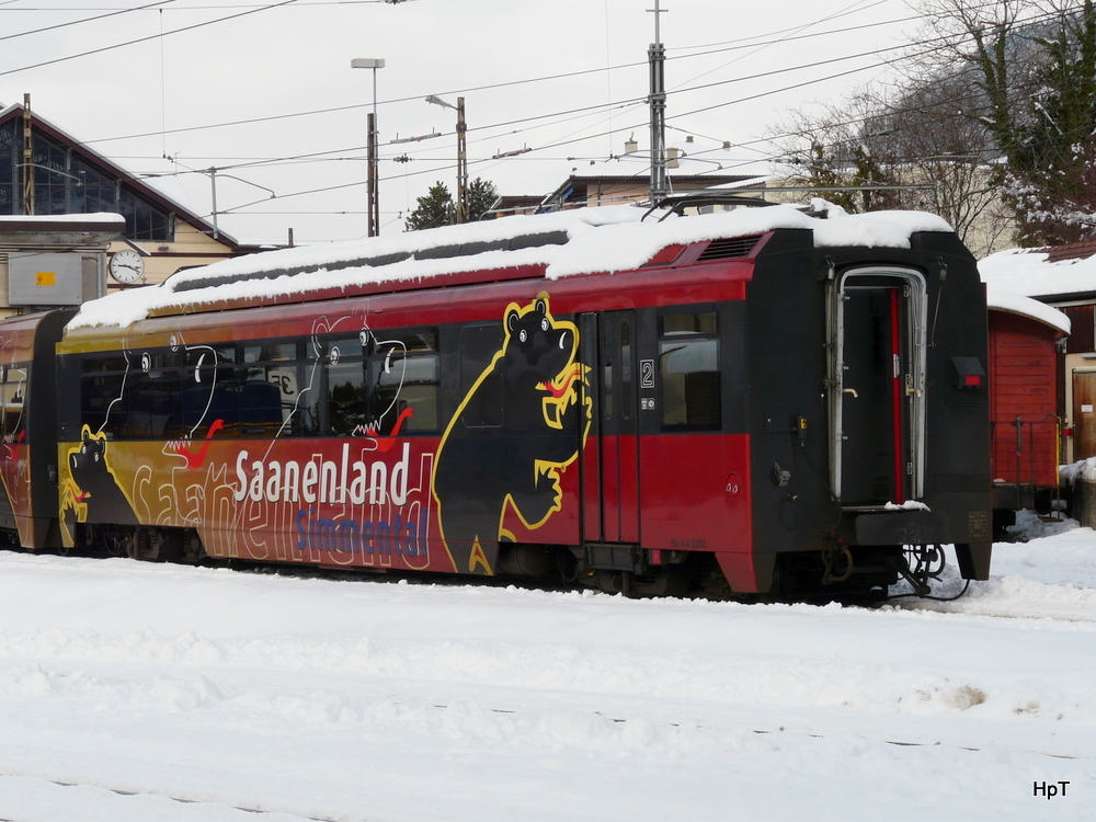 MOB - Triebwagen Be 4/4 5002 vor der MOB Werksttte in Chernex am 03.1.2010 .. Bild wurde vom Parkplatz gegenber von der Werksttte aus gemacht.