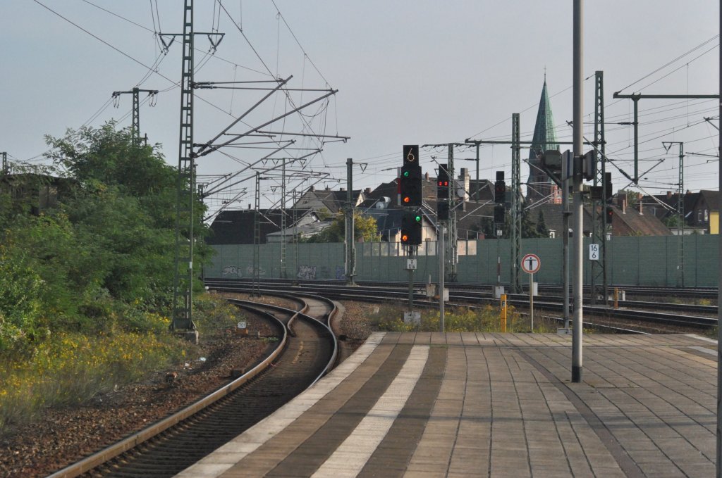 Modernes Haupt- und Vorsignal zweig zweimal (60 k/mh und fahrt mit Geschwindigskeitbegrenzug). Foto vom 30.09.10.