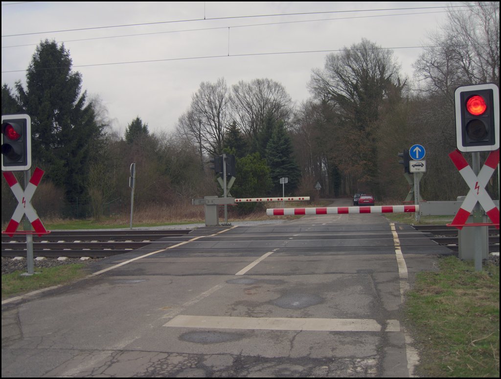 modernisierter Bahnbergang bei km 3,5 zwischen Dlken und Viersen