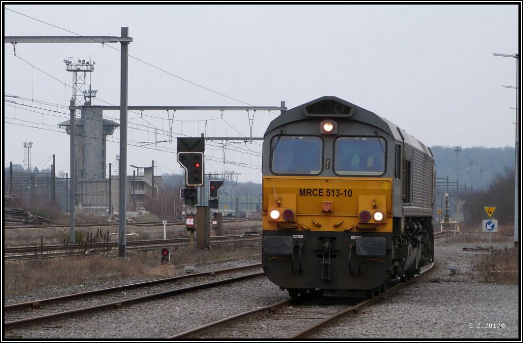 Montzen Gare in Belgien im April 2012. Diese Class66 ( MRCE ) ist gerade auf 
den Weg zum Tankstopp. Was man so alles im Archiv seiner Festplatte findet!