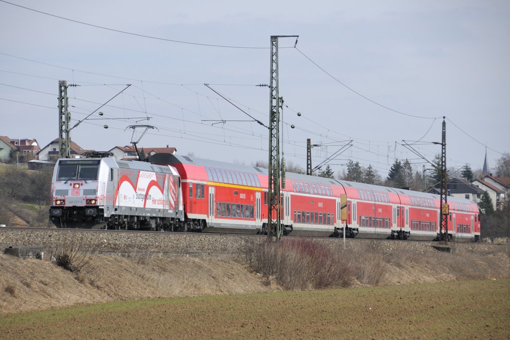 Morgens fuhr sie mir entgegengesetzt davon. Gegen Mittag erwischte ich sie auf ihrem verkrzten Umlauf als RB von Geislingen/Steige kommend auf der Fahrt nach Mosbach-Neckarelz. (zwischen Ebersbach/Fils und Reichenbach/Fils, 04.03.2010).