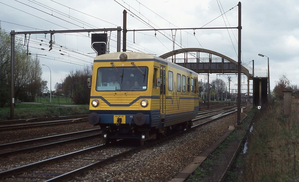 Motorola Messwagen hier bei Lint am 28.3.1997 um 11.11 Uhr
in Richtung Brssel unterwegs.