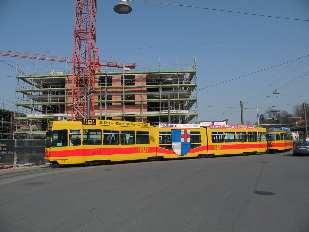 Motorwagen 201 in der Wendeschlaufe beim Bahnhof Dornach. Die Aufnahme stammt vom 08.03.2011.