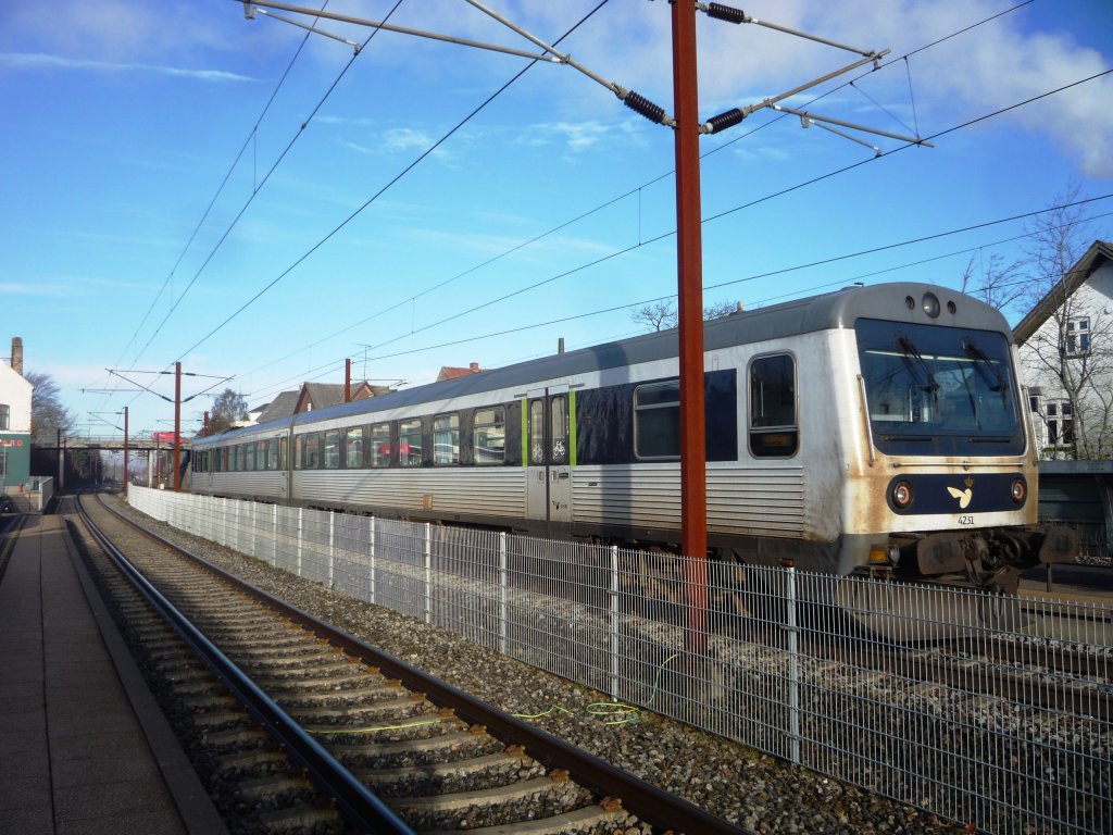 MR 4031 MRD 4231 als Regionalzug, Ejby, Fyn, 16.11 2010