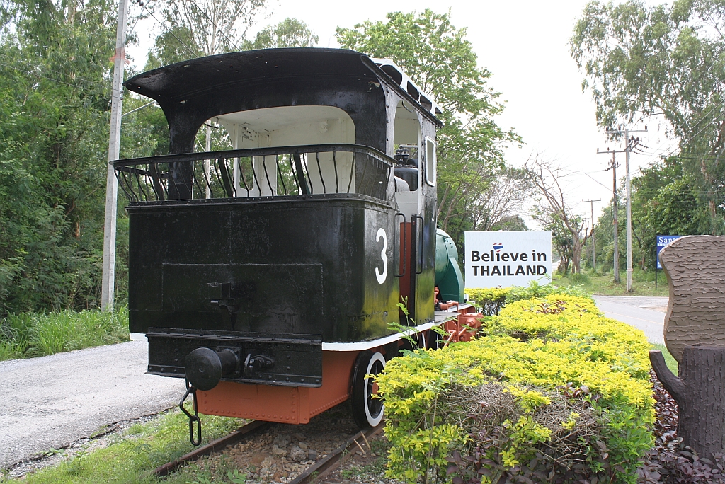 MRC 3, ex TRC 3 (B1-n2t, Kraus-Sendling, Bauj. 1905, Fab.Nr. 5418) an der Zufahrt zum Siam Country Club in Pattaya. Bild vom 17.März 2011. 
