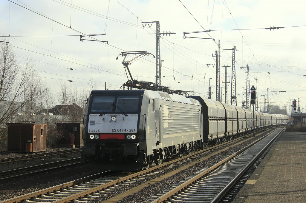 MRCE 189-287 mit einem Kohlezug am 02.01.2012 in Rheine Hbf.
