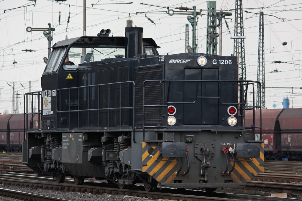 MRCE 500 1570 (i.E.fr MVG) am 12.4.12 bei der Durchfahrt durch Oberhausen-West.