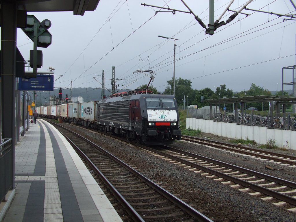 MRCE Dispolok 189 289-2 (ES 64 F4-289) zieht einen Container-Gterzug durch den Bielefelder Hauptbahnhof. Aufgenommen am 17.08.2010.


