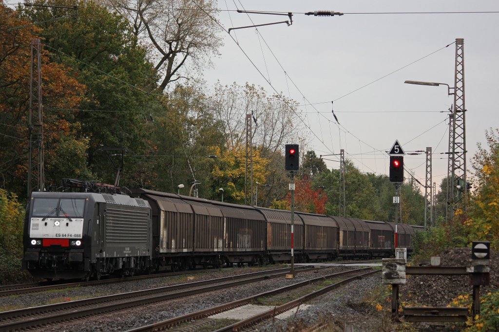 MRCE Dispolok/CTI ES 64 F4-088 am 20.10.12 mit einem Papierzug in Ratingen-Lintorf.