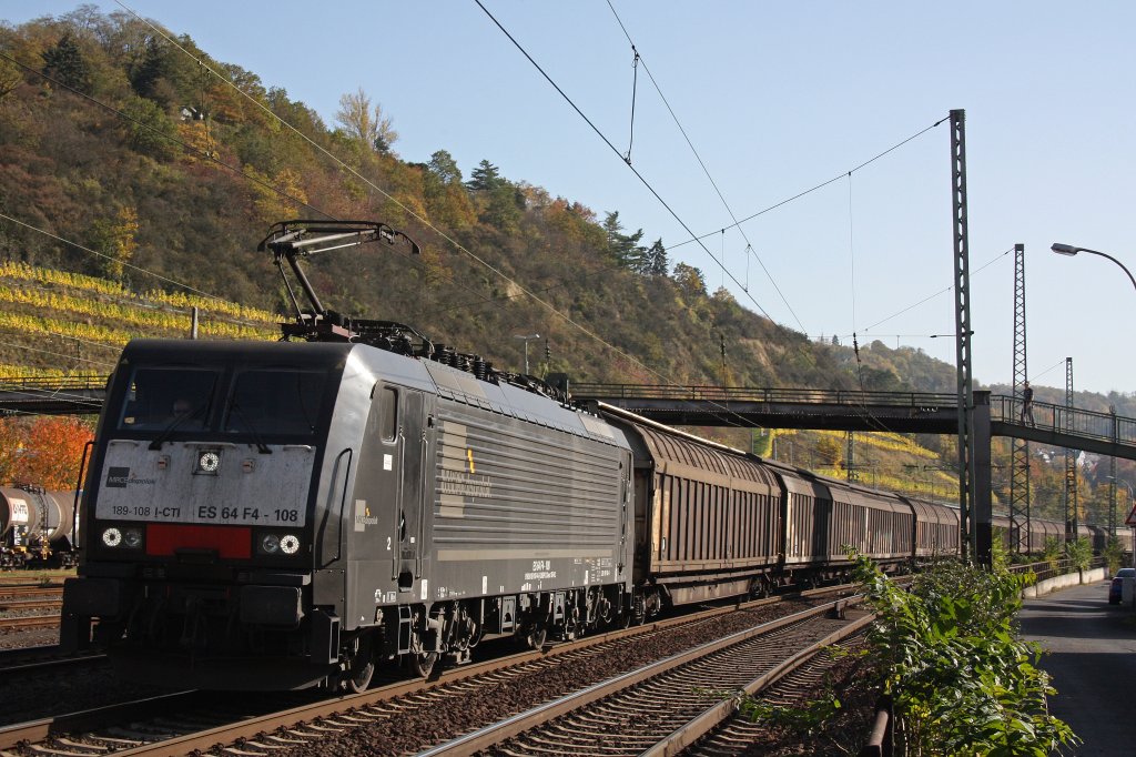 MRCE Dispolok/CTI ES 64 F4-108 am 21.10.12 mit Papierzug in Linz am Rhein.