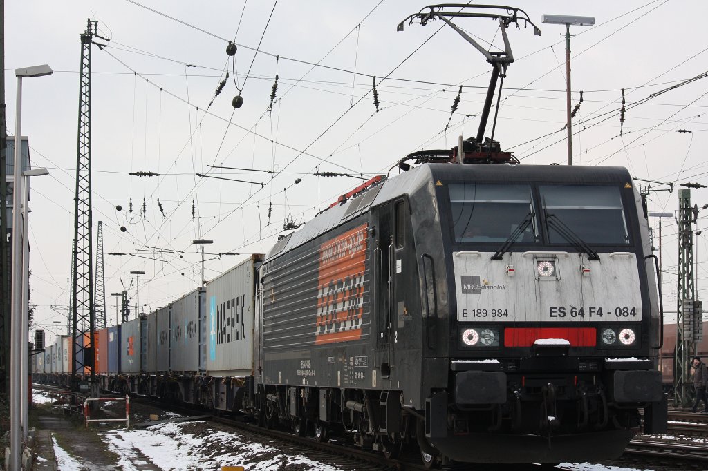 MRCE Dispolok/Locon ES 64 F4-084 am 9.2.13 mit einem Containerzug in Oberhausen-West.
