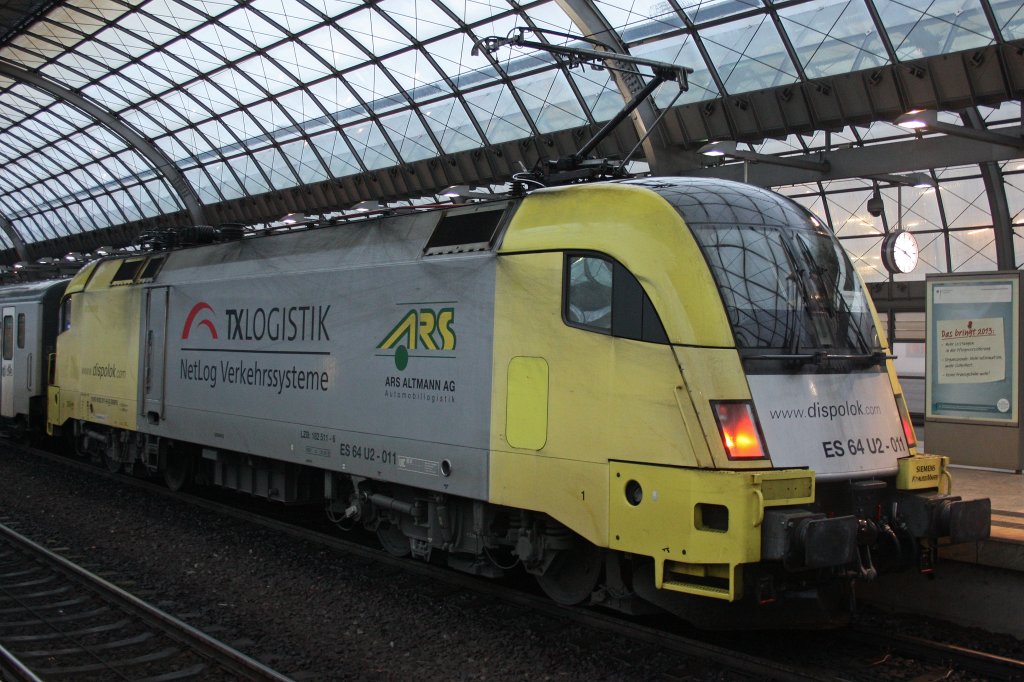 MRCE Dispolok/TXL ES 64 U2-011 am 4.1.13 beim Halt in Berlin-Spandau.