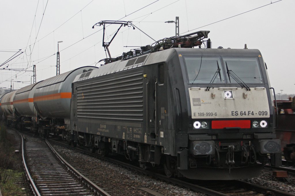 MRCE ES 64 F4-099 (E189 999-6)am 3.2.11 bei der Durchfahrt durch Duisburg-Bissingheim