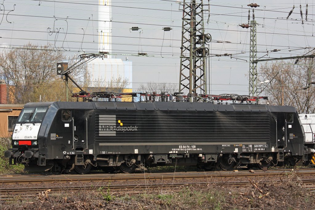 MRCE ES 64 F4-109 (i.E.fr TXL) am 12.4.12 bei der Einfahrt in Oberhausen-West.