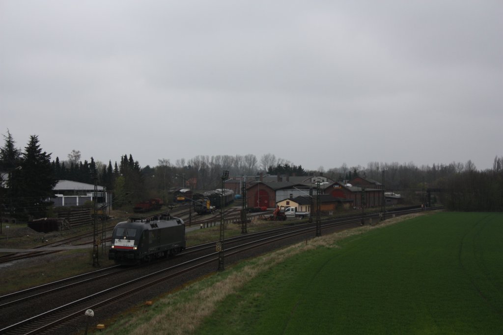 MRCE ES 64 U2-004 war am 4.4.12 als HKX Schulungsfahrt von K�ln nach Hamburg unterwegs.Hier bei der Durchfahrt durch Lengerich.