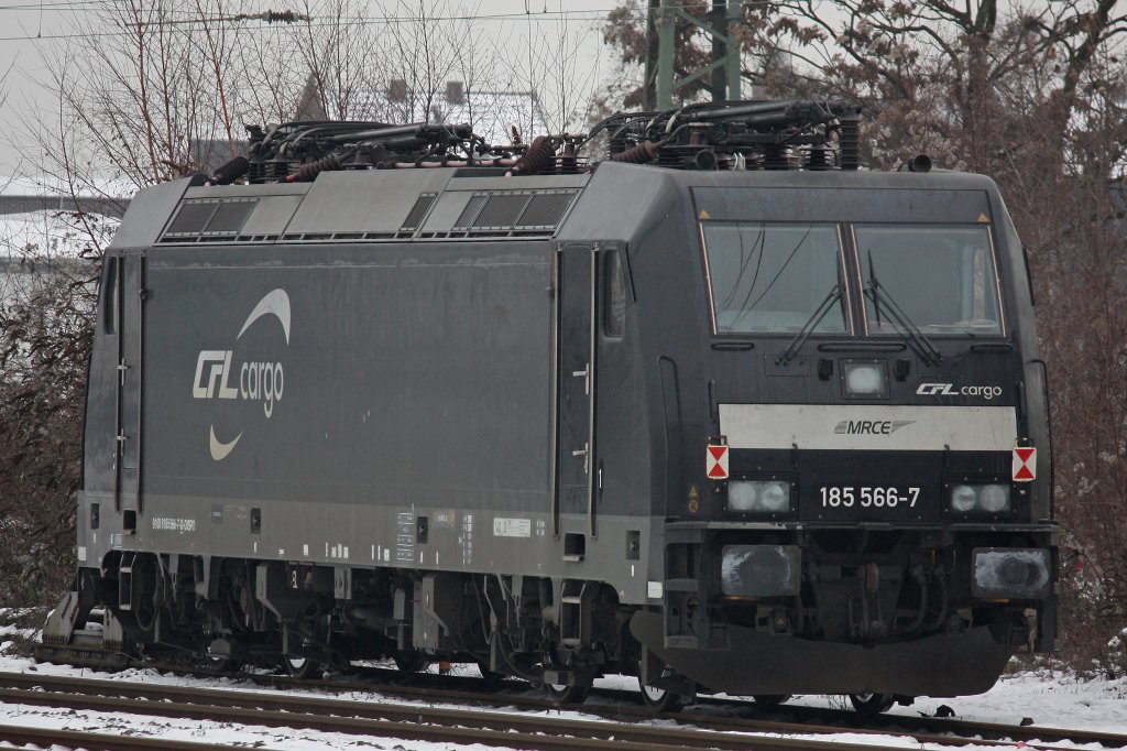 MRCE/CFL Cargo 185 566 am 26.1.13 abgestellt in Krefeld Hbf.