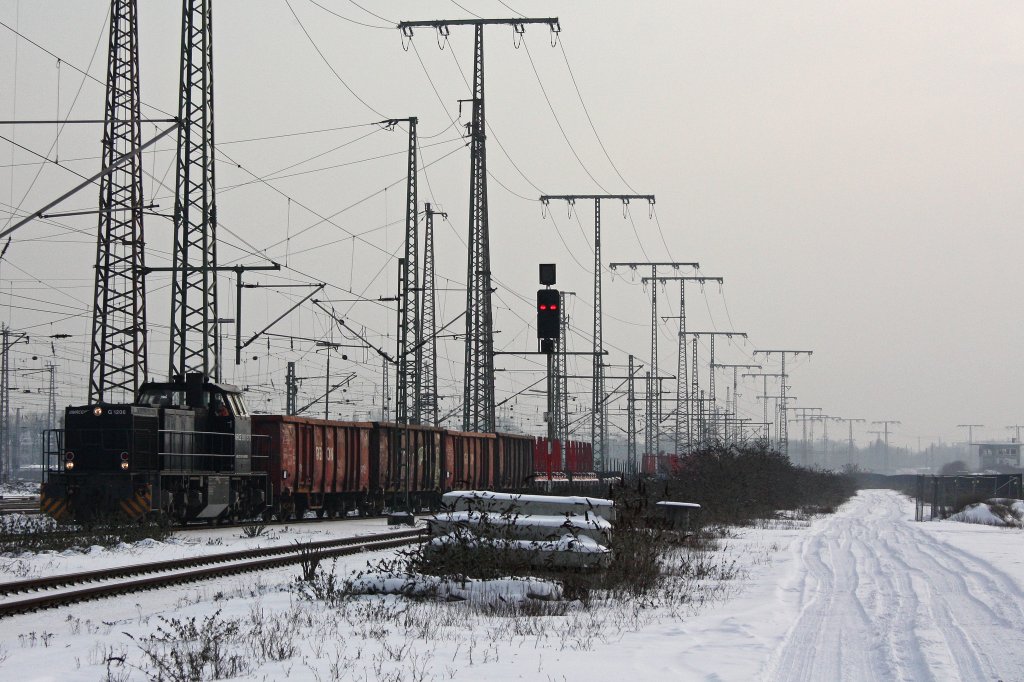 MRCE/MVG 500 1570 am 22.1.13 in Duisburg Hbf.