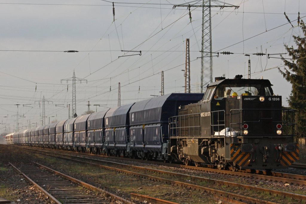 MRCE/TXL 500 1570 am 25.3.11 mit Kalk in Ratingen-Lintorf