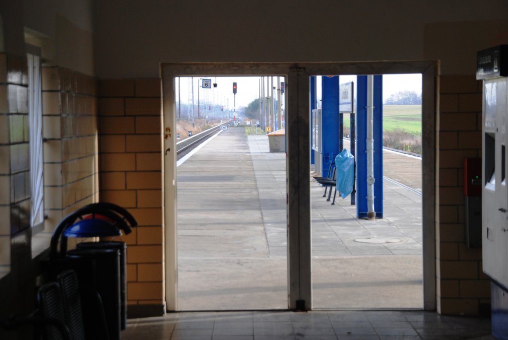 MÜHLENBECKER LAND (Landkreis Oberhavel), 05.12.2009, Eingang zum S-Bahnhof Schönfließ (Berliner S-Bahnlinie S8)

