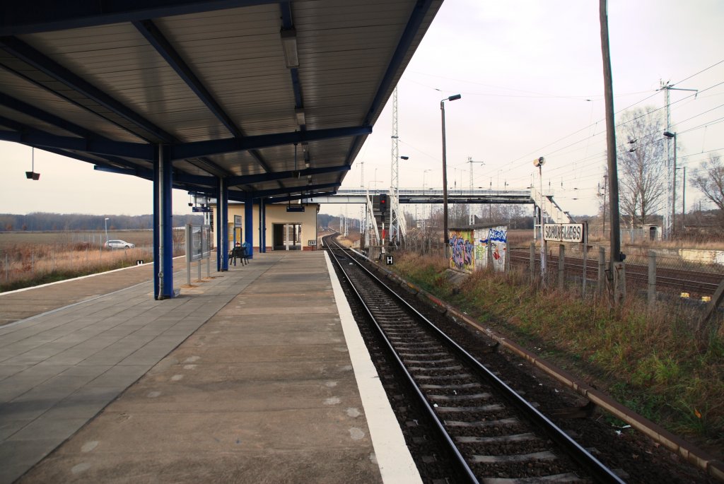 MÜHLENBECKER LAND (Landkreis Oberhavel), 05.12.2009, S-Bahnhof Schönfließ (Berliner S-Bahnlinie S8)