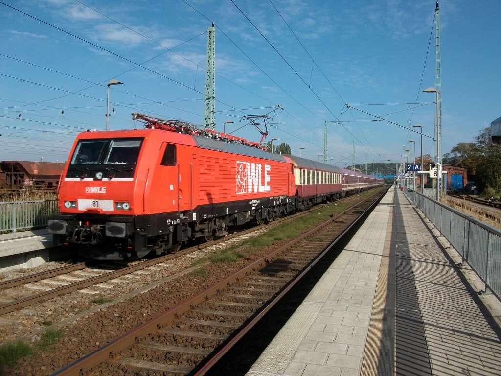 Mller`s Saufzug am 10.Oktober 2010 mit der neuen WLE-Lok 81 (189 801) kam von Binz und durchfuhr den Bahnhof Bergen/Rgen nach Kln.