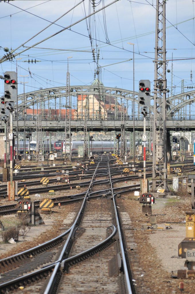 Mnchen Hbf am 04.04.10 Natrlich nicht im Gleisbereich - 48 8'28.57 N  1133'15.52 E ;)