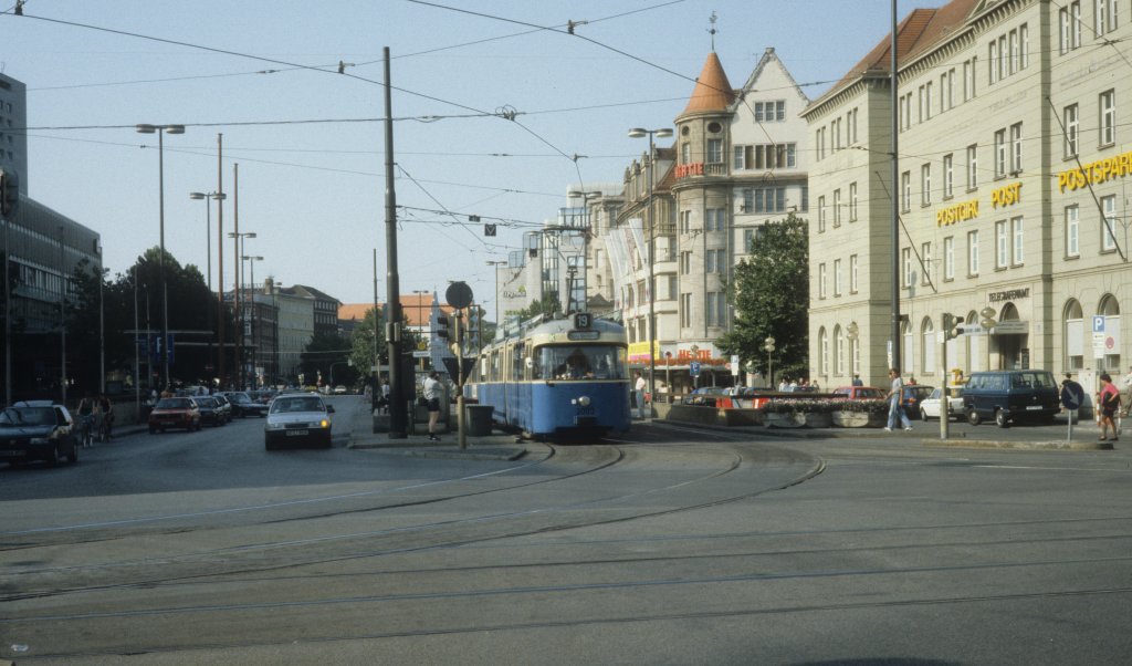 Mnchen MVV Tram 19 (P3 2003) Bahnhofplatz / Bayerstrasse im Juli 1992.