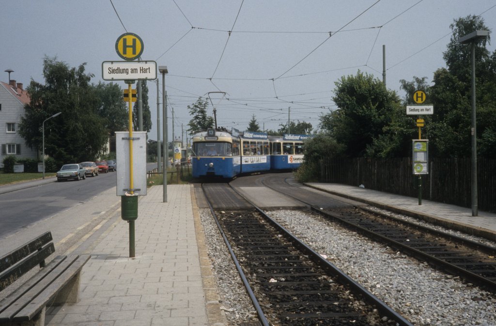 M�nchen MVV Tramlinie 13 (P3.16 2036) Siedlung am Hart / Rathenaustrasse im Juli 1987.