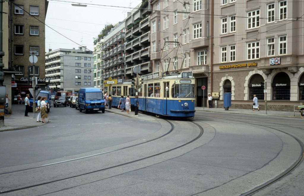 M�nchen MVV Tramlinie 18 (M4.65 2404) Kurf�rstenplatz im Juli 1987.