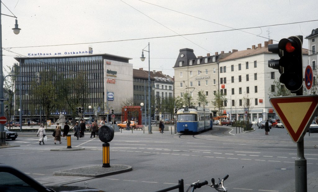 M�nchen MVV Tramlinie 19 (P3.16 2017) Orleansplatz / Ostbahnhof im April 1990.