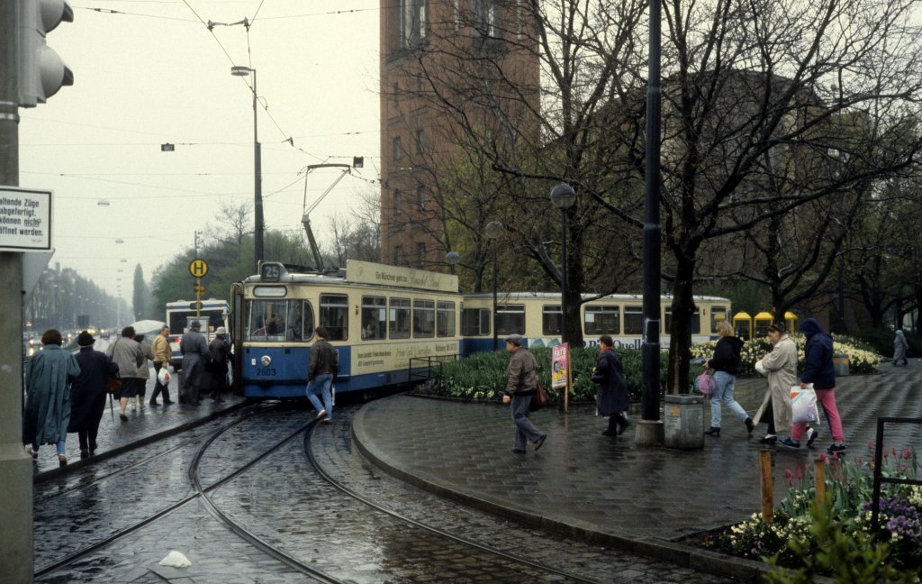 M�nchen MVV Tramlinie 20 (M5.65 2603) Sendlinger Tor-Platz im April 1990.