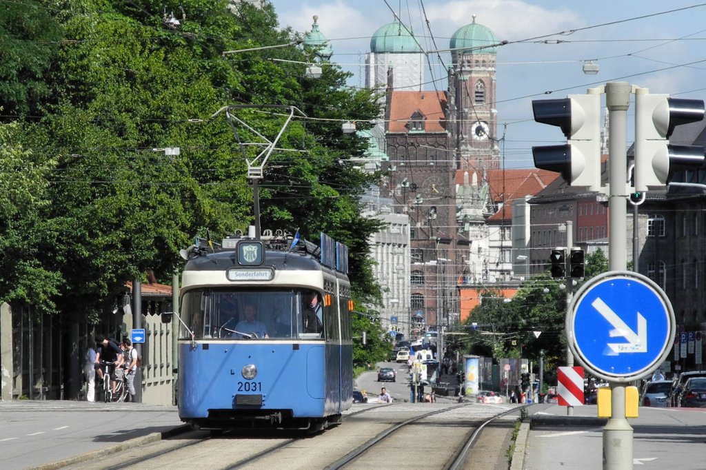 M�nchen: Wagen 2031 am 07.07.12 aus Sonderfahrt in der Arnulfstra�e
